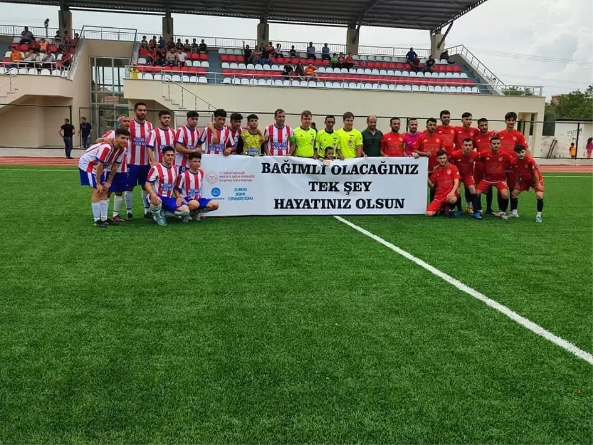 Dünya Tütünsüz Günü\'nde Sarıgöl Belediyespor ve Alaşehir Yenimahallespor farkındalık oluşturdu