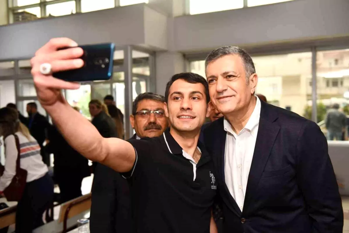 Esenyurt Belediye Başkanı Bozkurt oyunu kullandı