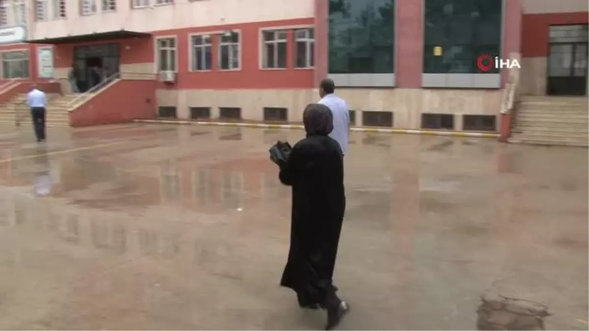 Gaziantep\'te oy verme işlemi yoğun yağmur altında başladı