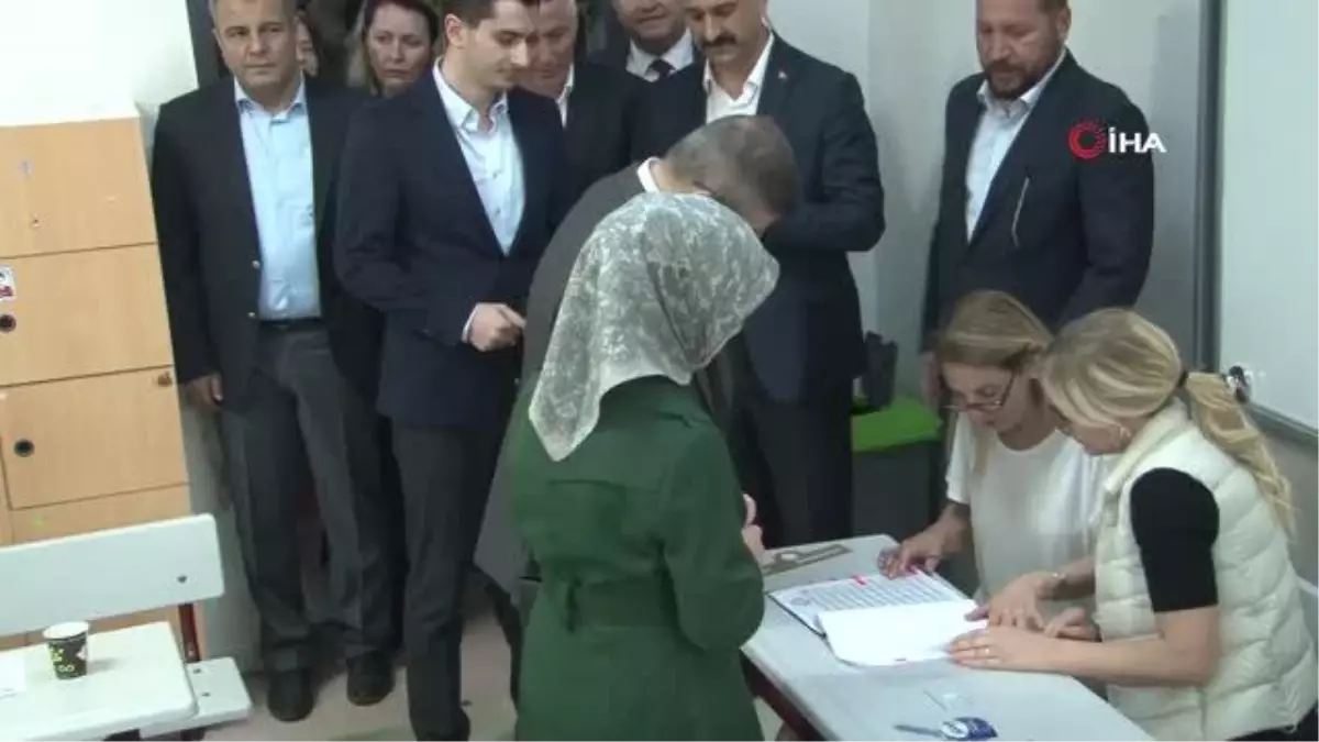 Ahmet Davutoğlu, oyunu kullandı