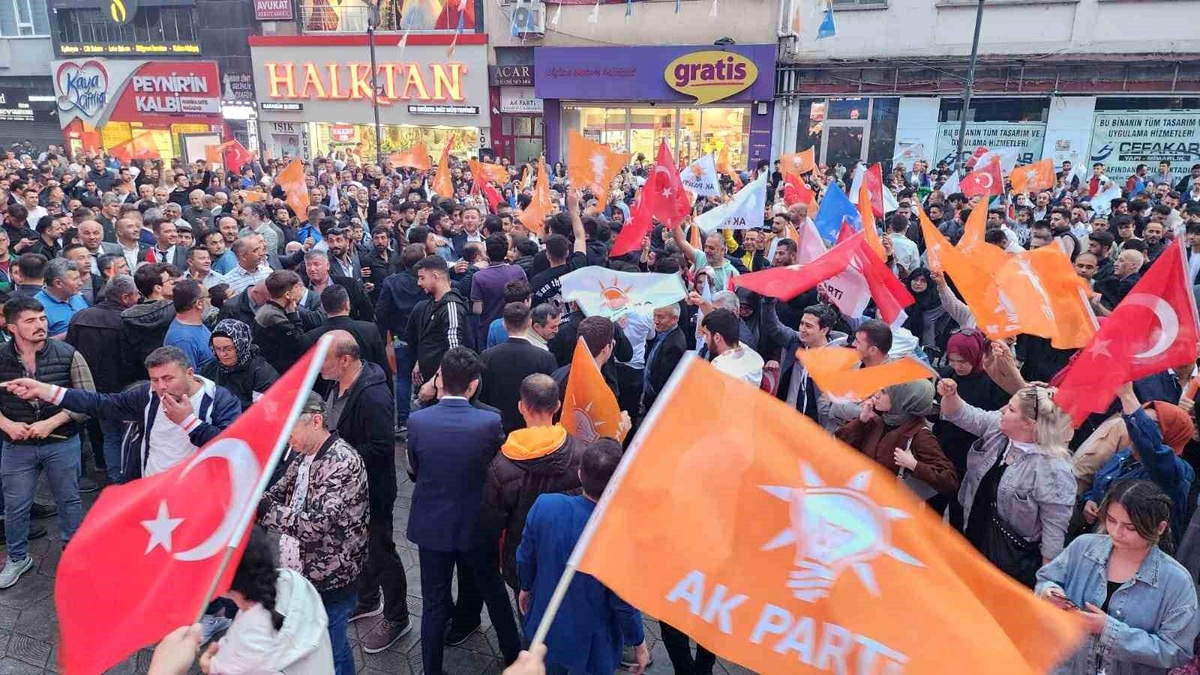 Karabük\'te Erdoğan\'ın seçim zaferi için kutlamalar başladı