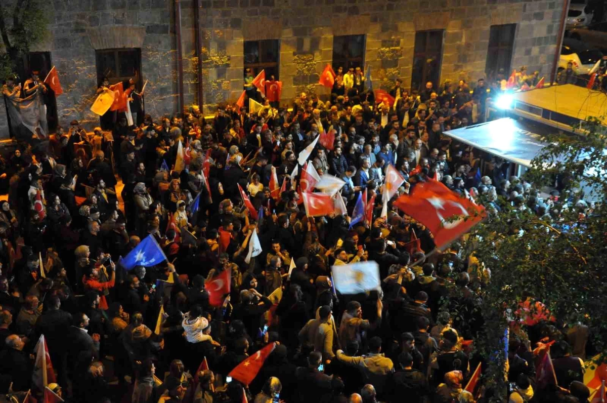 Kars\'ta Cumhurbaşkanı Erdoğan\'a destek mitingi düzenlendi