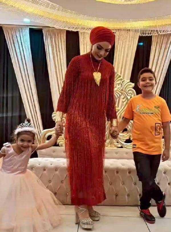 Kayseri'de balkondan düşerek ölen anne ve iki çocuğunun cenazeleri defnedildi