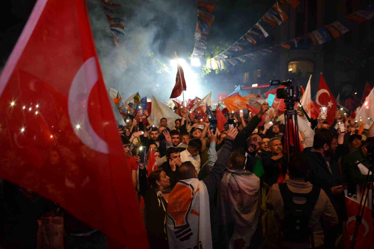 Cumhurbaşkanı Erdoğan\'ın Zaferi Kocaeli\'de Kutlandı
