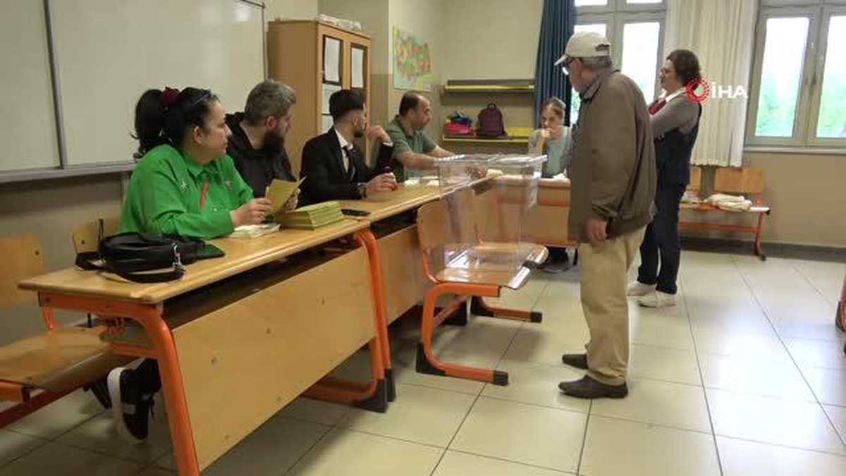Kocaeli\'de Vatandaşlar İkinci Tur İçin Sandıklara Akın Etti