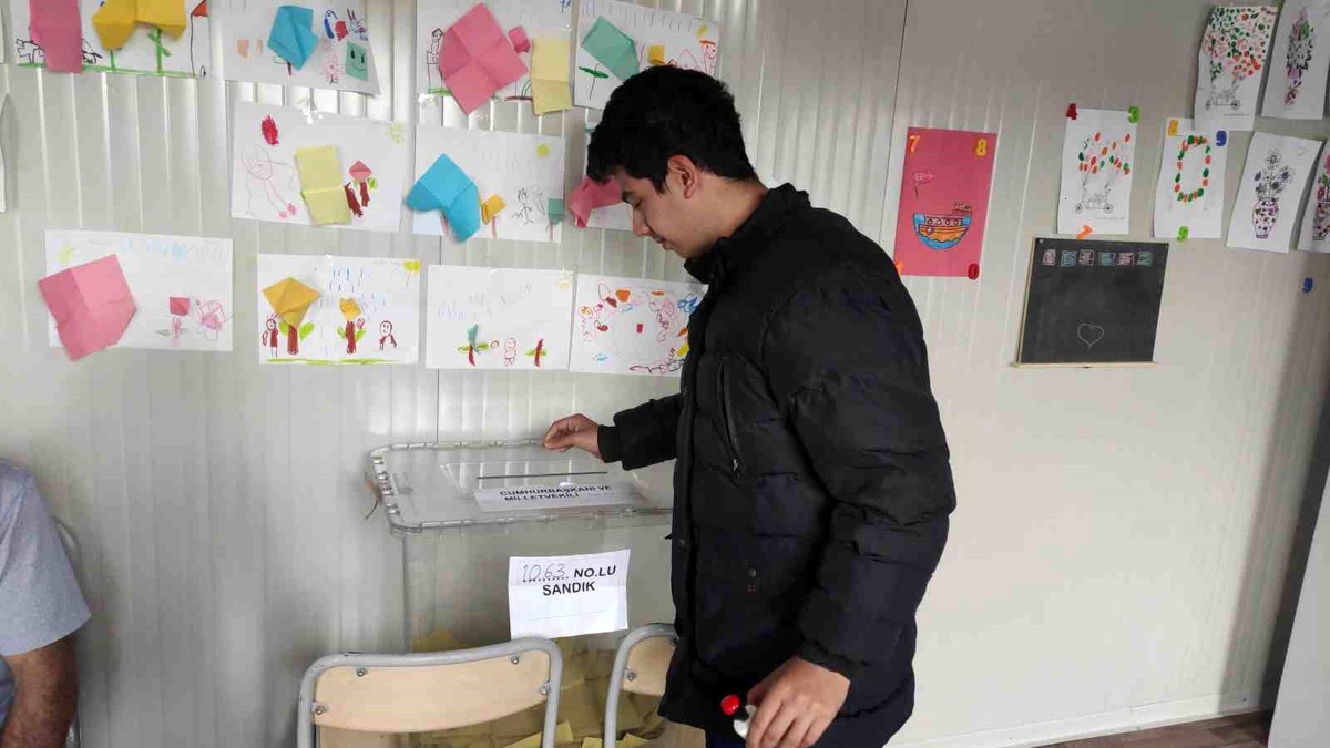 Malatya\'da Cumhurbaşkanlığı için oy kullanma işlemi sürüyor