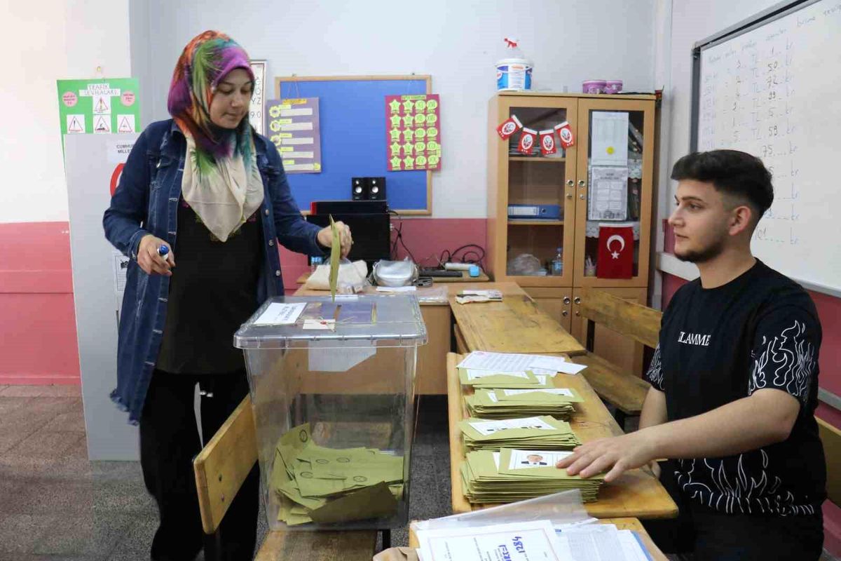 Malatya\'da oy verme işlemleri devam ediyor