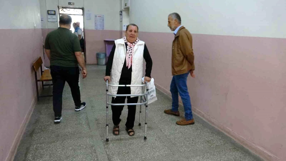 Mersin\'de Cumhurbaşkanı 2. tur seçimi için oy verme işlemi başladı