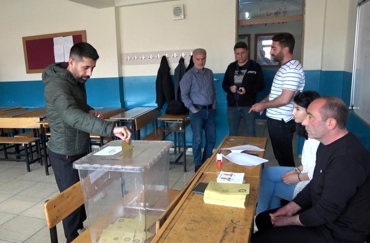 Muş\'ta Cumhurbaşkanlığı seçimi için oy verme işlemi başladı