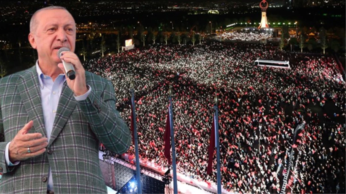 On binlerce vatandaş Erdoğan\'ın balkon konuşmasını dinlemek için Cumhurbaşkanlığı Külliyesi\'ne akın etti