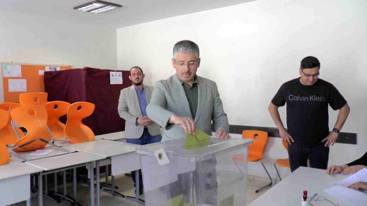 AK Parti Kayseri Milletvekili Şaban Çopuroğlu, oyunu kullandı