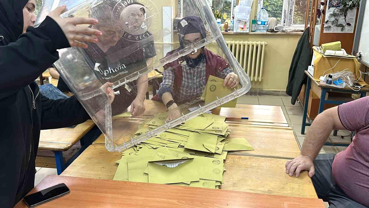 Düzce\'de Sandıklar Kapandı, Oy Sayımına Geçildi