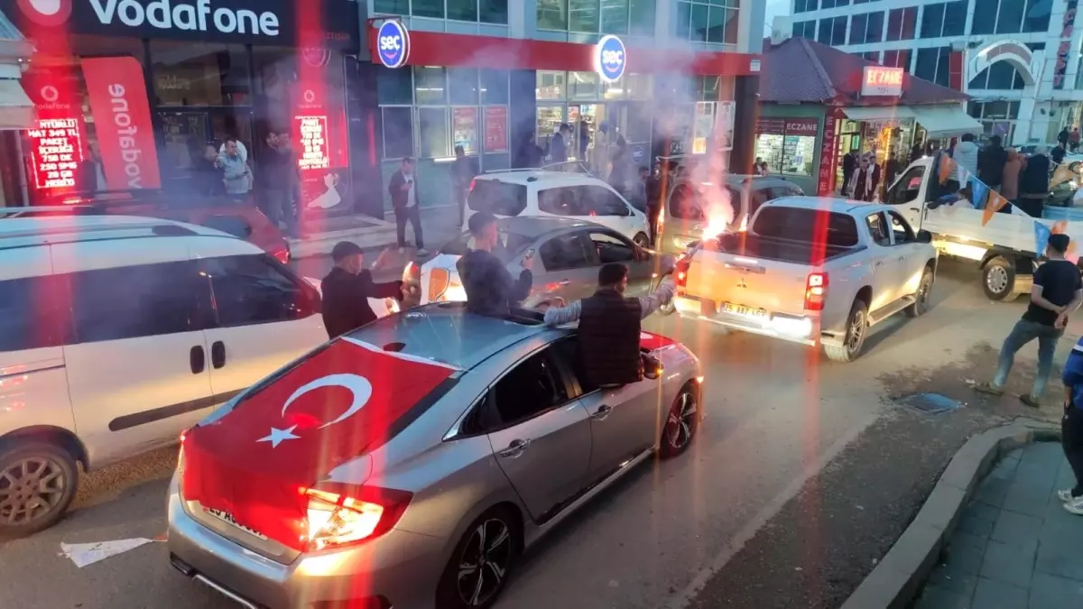 Seçim sonrası Aşkale\'de konvoy yapıldı