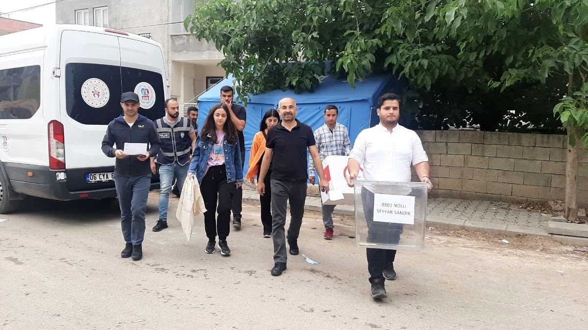Seyyar sandıklar seçmenin ayağına gitti