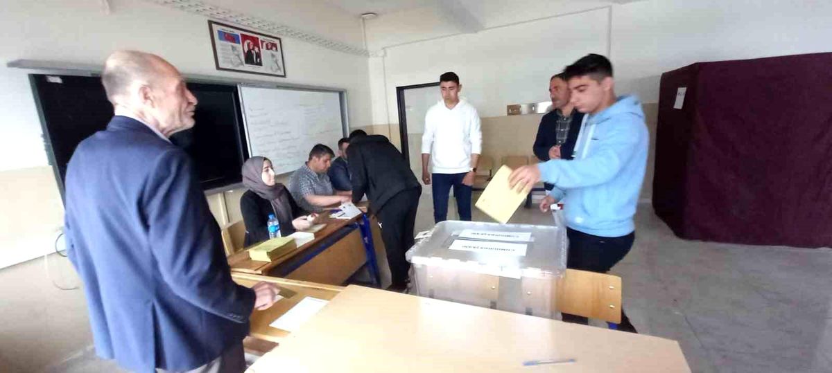 Bitlis\'te Cumhurbaşkanı Seçimi ikinci oylaması başladı