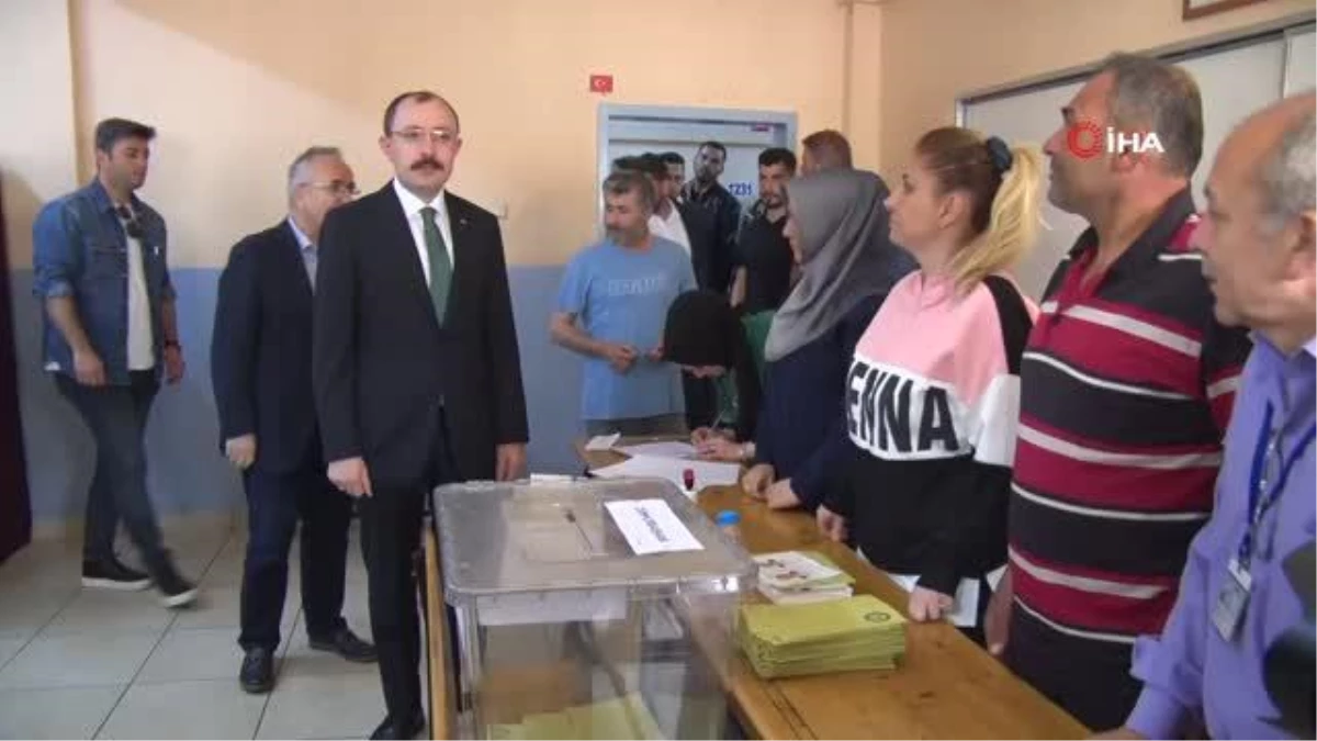 TBMM Başkanı Mustafa Şentop oy kullandı