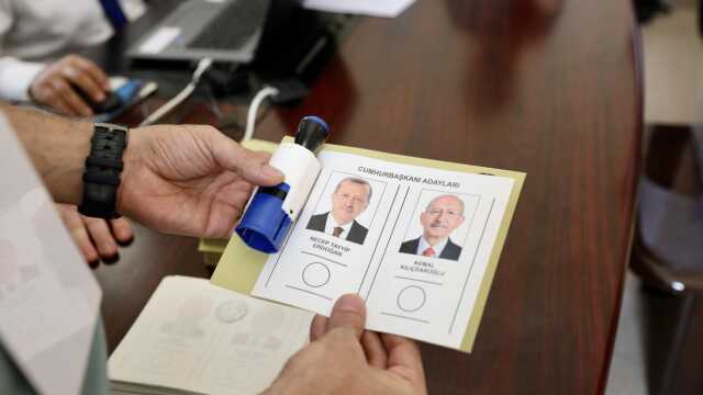 Türkiye, Cumhurbaşkanı Seçimi ikinci tur oylaması için sandık başında Türkiye, Cumhurbaşkanı Seçimi ikinci tur oylaması için sandık başında