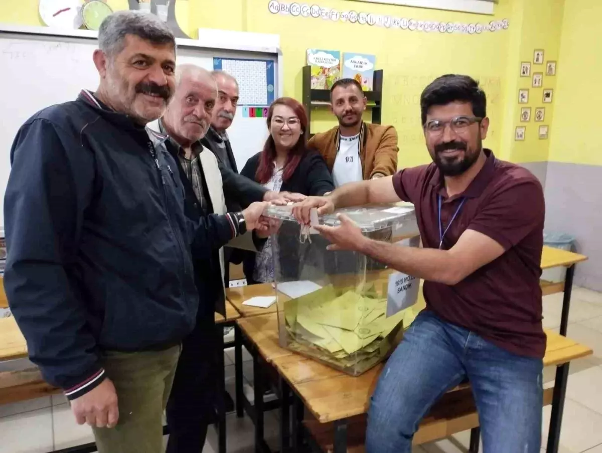 Varto\'da Sandıklar Açıldı