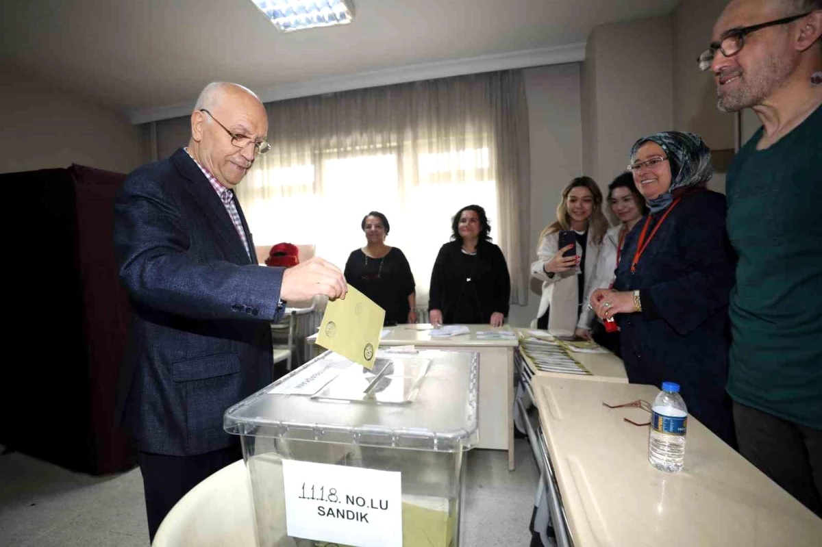 Yenimahalle Belediye Başkanı Yaşar oyunu kullandı