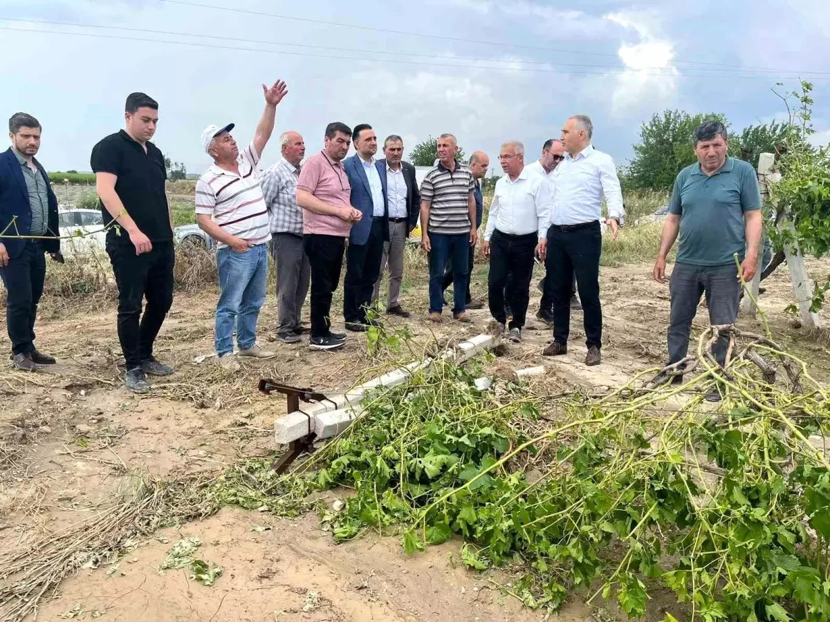 AK Partili vekil, yağış nedeniyle zarar gören vatandaşları ziyaret etti