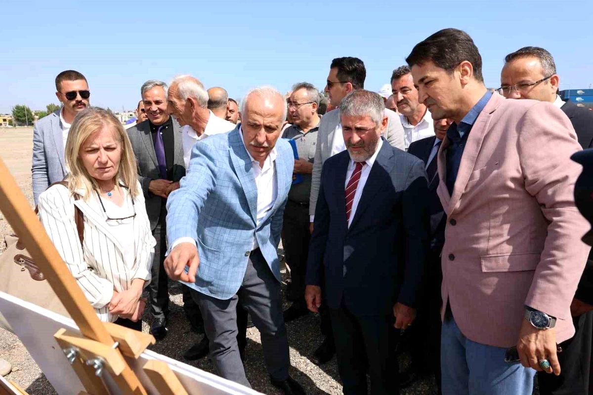 Akdeniz\'de Modern Gençlik Merkezi İnşaatı Devam Ediyor