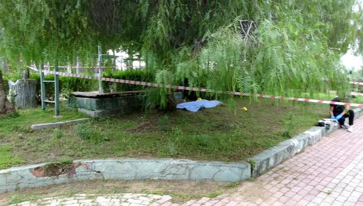Antalya\'da Başından Vurulmuş Halde Ölü Bulundu