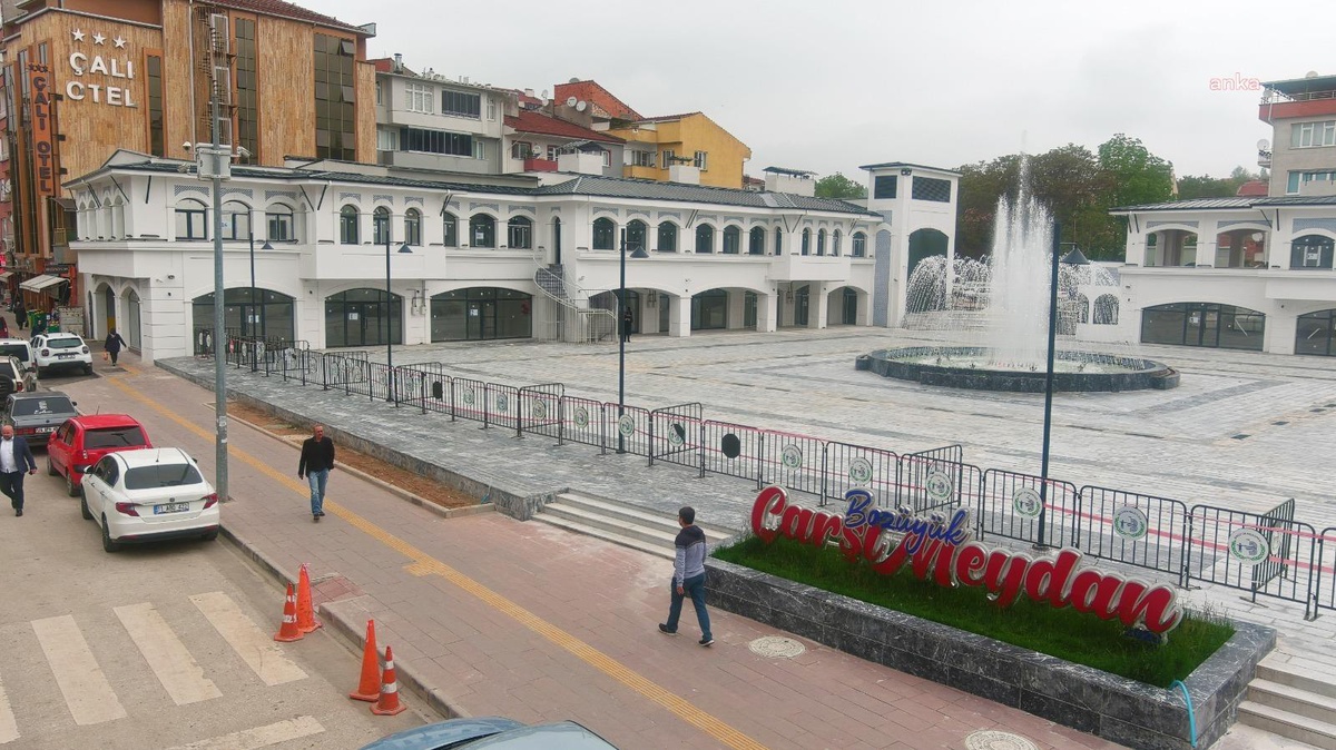 Bozüyük Belediyesi, Çarşı ve Kent Meydanı\'nda Yapımı Tamamlanan Dükkanları Satışa Çıkarıyor