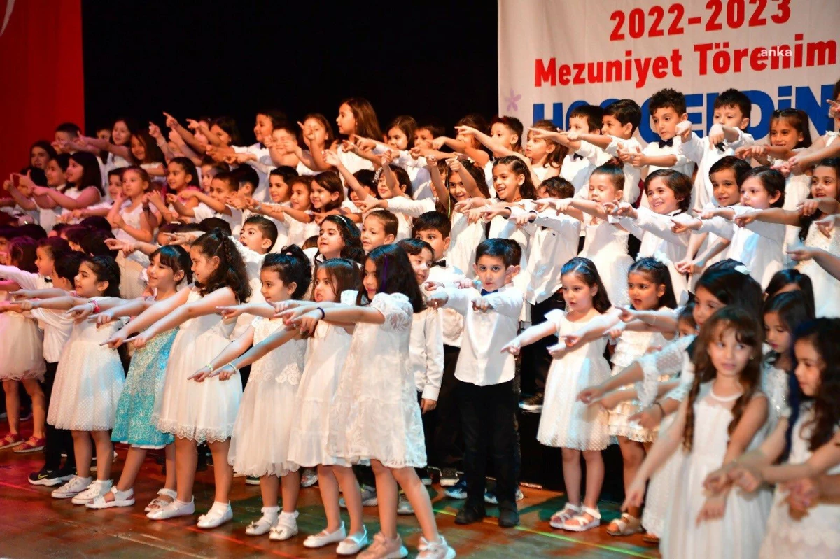 Çukurova Belediyesi Gülen Yüzler Semt Kreşleri\'nde Mezuniyet Sevinci