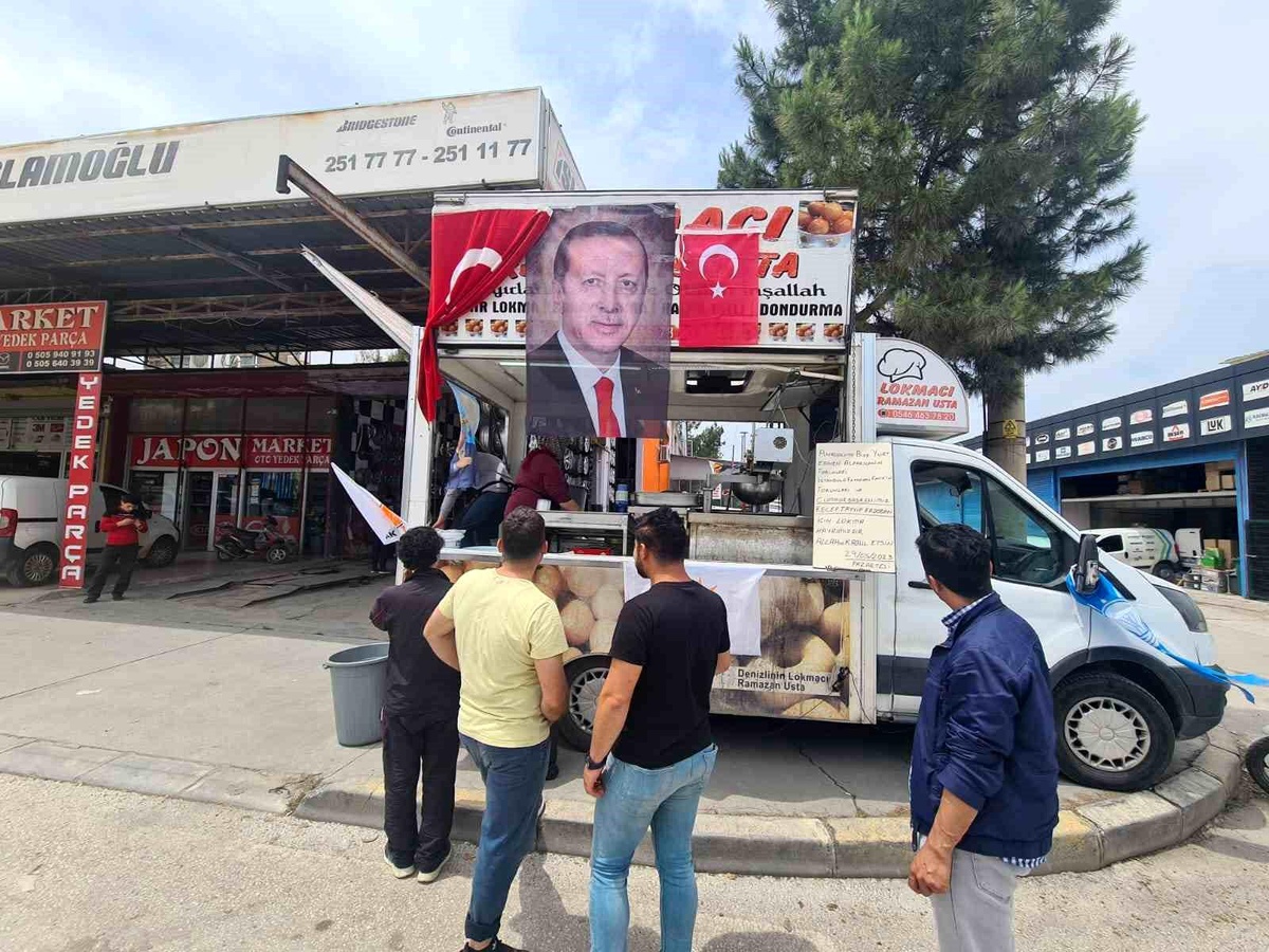 Denizlili esnaf Cumhurbaşkanı Erdoğan\'ın seçim zaferini lokma döktürerek kutladı