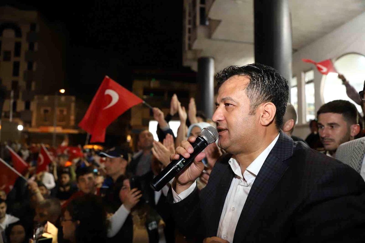 Çarşamba\'da Cumhurbaşkanı Erdoğan\'ın Seçimi Kutlandı