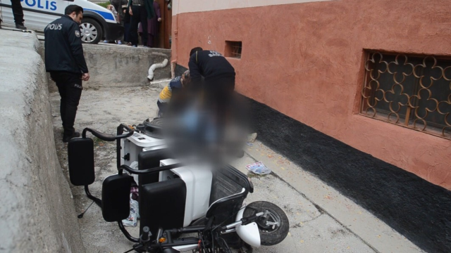 Elektrikli bisiklet devrildi; sürücüsü öldü, karısı yaşam savaşı veriyor