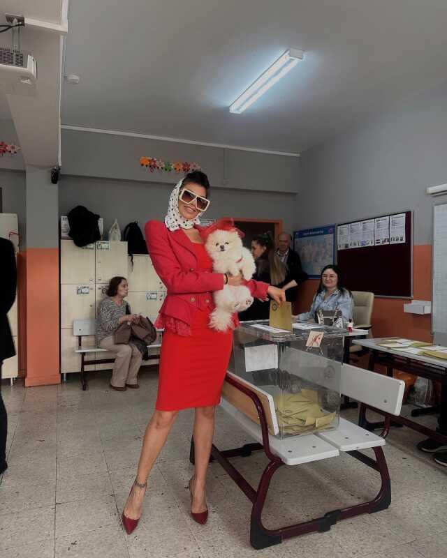 Hatice'den seçim sonuçlarının ardından kendisine 'Geri zekalı' diyen takipçisine tepki: Bedelini ödemeye hazır mısın?