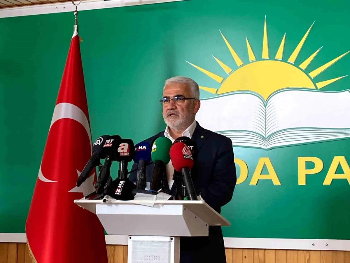 HÜDA PAR Genel Başkanı Yapıcıoğlu: AK Parti listelerinden HÜDA PAR\'ı temsilen 4 aday gösterdik ve hepsi seçildiler