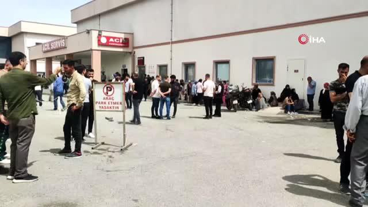 Iğdır\'daki kazada ölen nine ve torun yan yana toprağa verildi