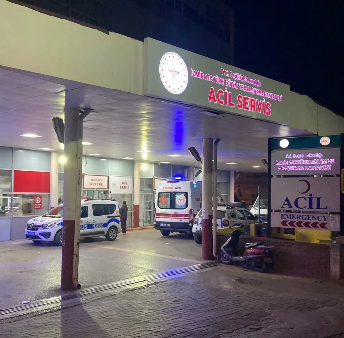 İzmir\'de kavgada bıçaklanan genç hayatını kaybetti