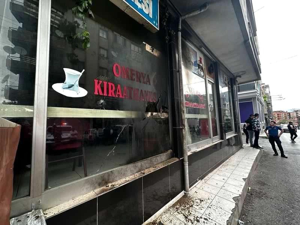İzmir Konak\'ta Kıraathaneye Molotoflu Saldırı