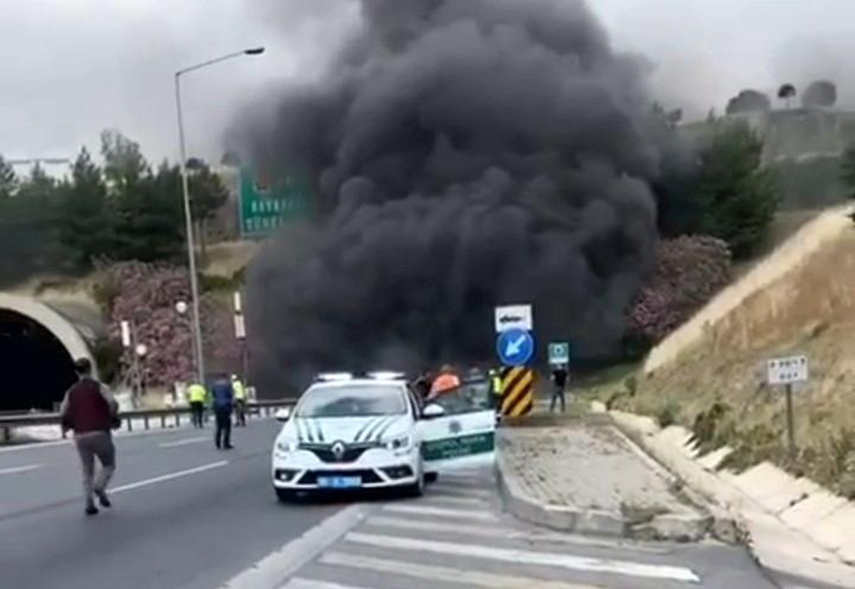 İzmir\'de tünelde tır yandı, 17 kişi dumandan etkilendi