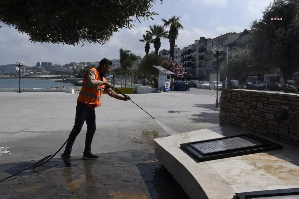 Kuşadası\'nda Temizlik Çalışmaları Devam Ediyor