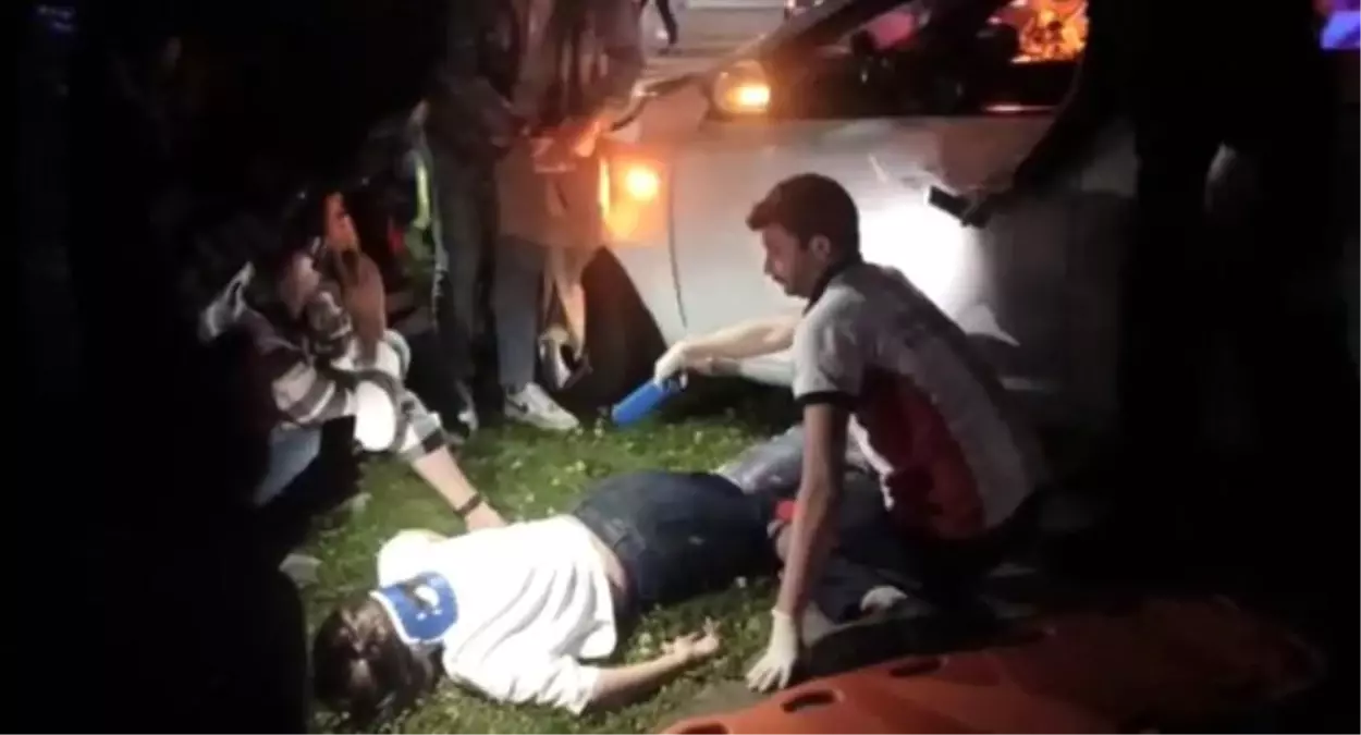 Maltepe Sahilde Araç Yayaların Arasına Daldı: 4 Yaralı