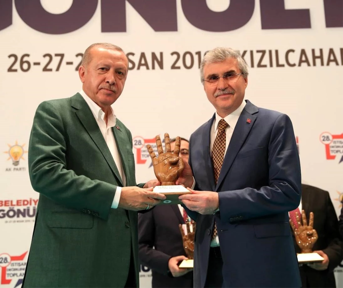 Sakarya Büyükşehir Belediye Başkanı Ekrem Yüce, 28 Mayıs seçimlerinde yüksek katılım için teşekkür etti
