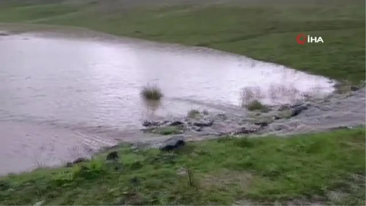 Seyitgazi sele teslim oldu