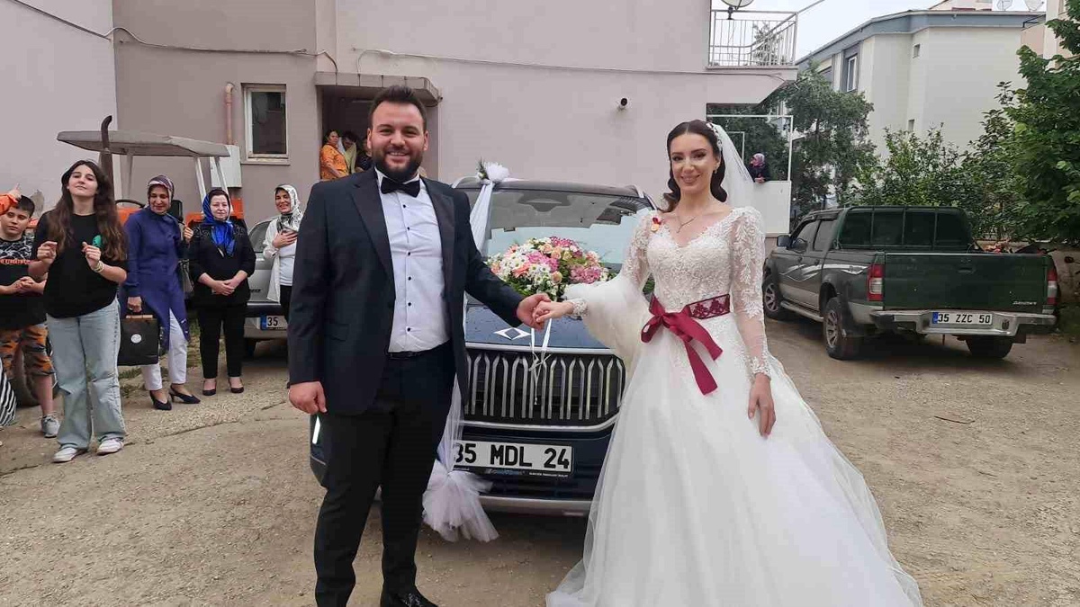 TOGG İzmir\'de gelin arabası olarak kullanıldı