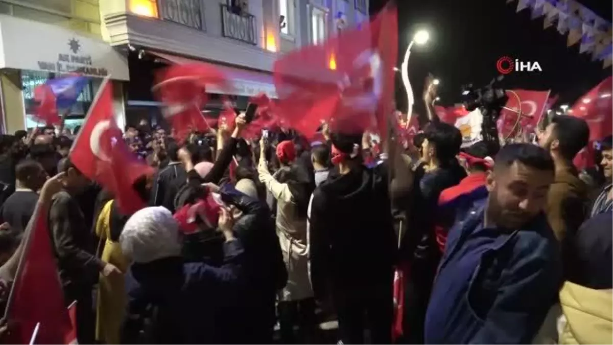 Van\'dan Kılıçdaroğlu\'na sloganlı uğurlama