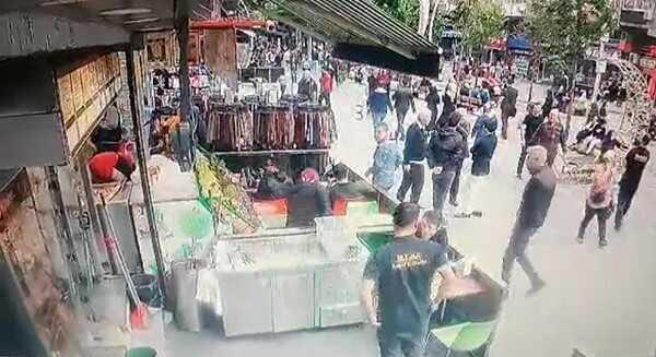 Zeytinburnu'nda silahlı saldırı: 1 ölü Zeytinburnu'nda silahlı saldırı: 1 ölü