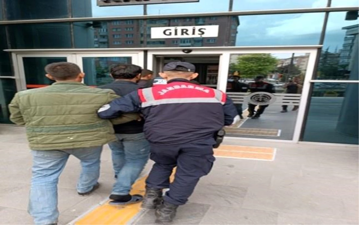 Eskişehir\'de Şantiyeden Kablo Çalma Olayında 3 Kişi Yakalandı