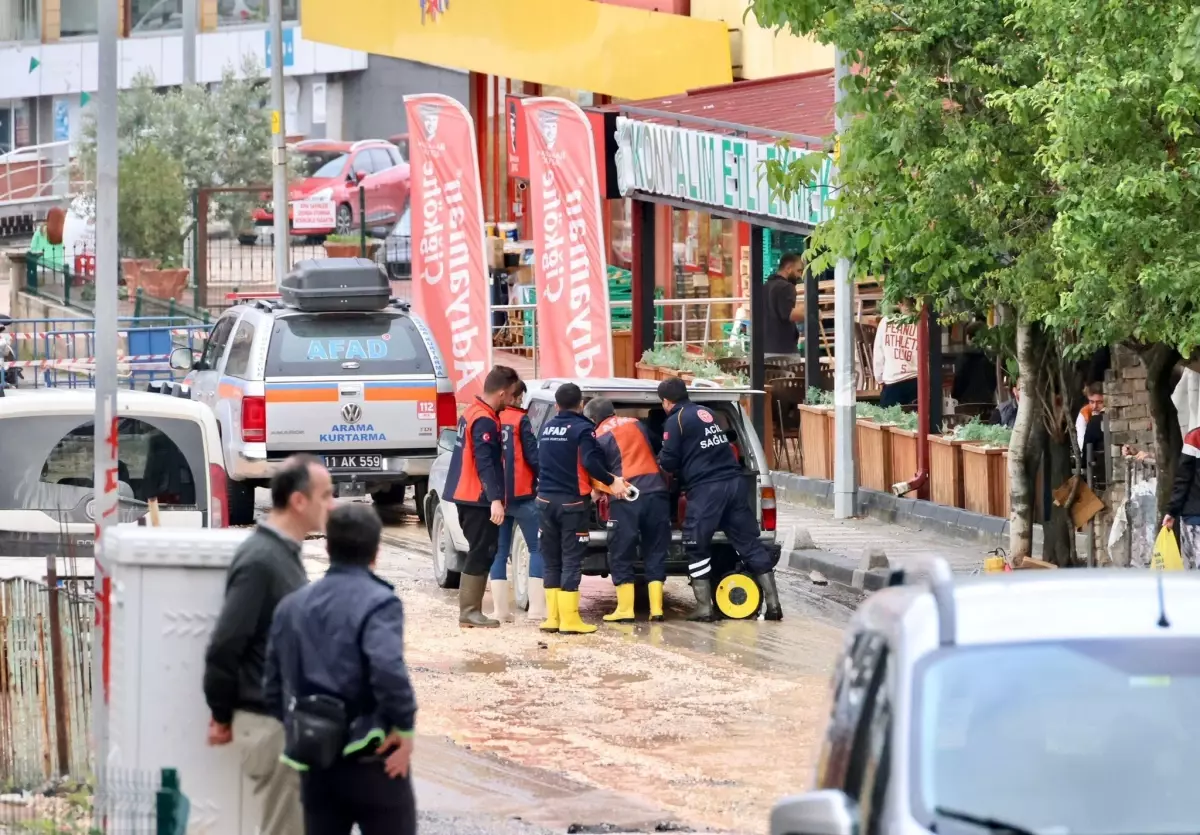 Bilecik\'te Su Baskını ve Sel: Evler Tahliye Ediliyor