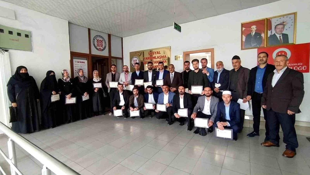Depremzedelerin Yaralarını Sarmak İçin Çaba Gösteren Din Görevlilerine Başarı Belgesi