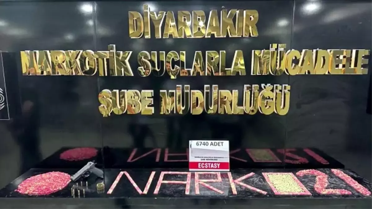 Diyarbakır\'da Kedi Kumu İçerisinde Uyuşturucu Ele Geçirildi