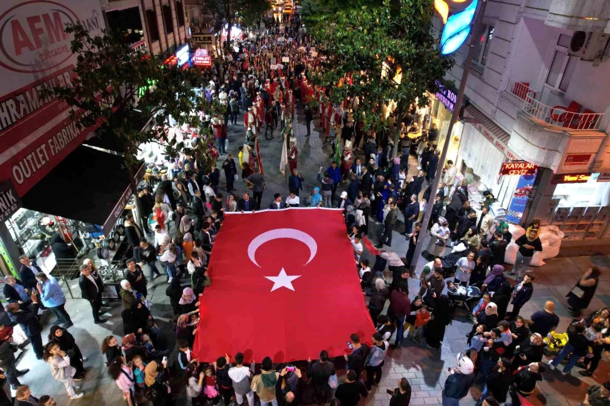 Esenler, İstanbul\'un Fethi\'nin 570. yıl dönümünü coşkuyla kutladı