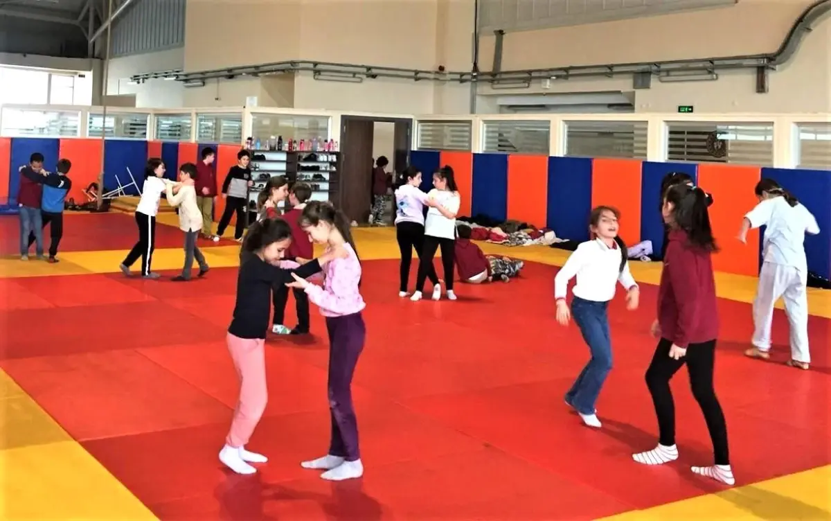 Balıkesir\'de İlkokullarda Spor Dalı Eğitimi Projesi Devam Ediyor